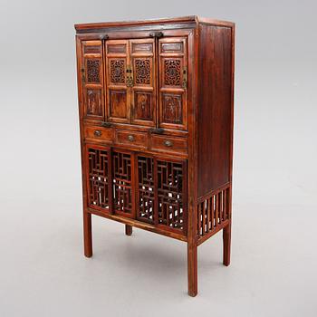 SKÅP, orientaliskt, 1800-/1900-tal.