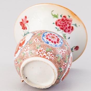 A Chinese 19th Century porcelain spittoon.