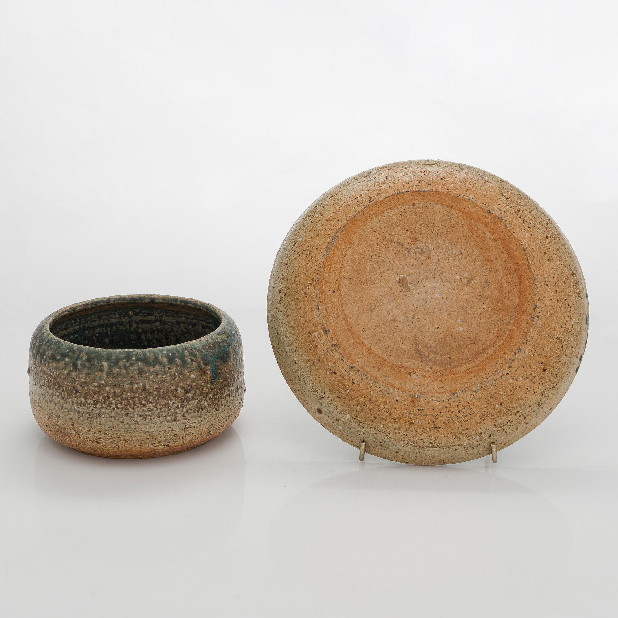 Paul Envalds, skålar, 2 st, chamotte, signerade PE, Arabia. 1960-70-tal.
