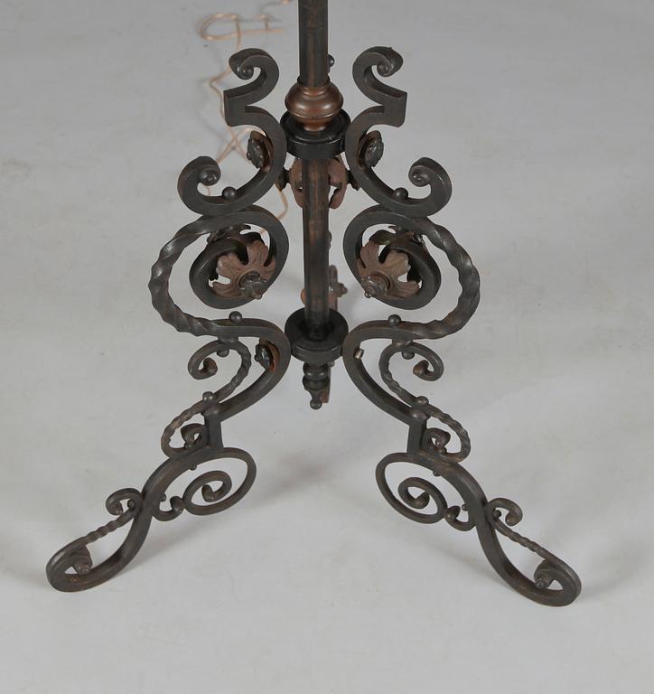 GOLVLAMPA, omkring år 1900.