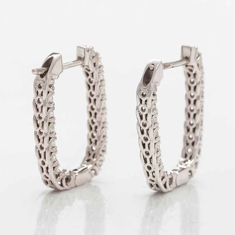 Örhängen, 18K vitguld med briljantslipade diamanter.