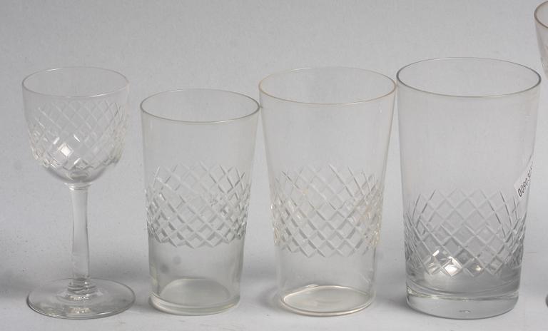 GLASSERVIS, 74 delar.