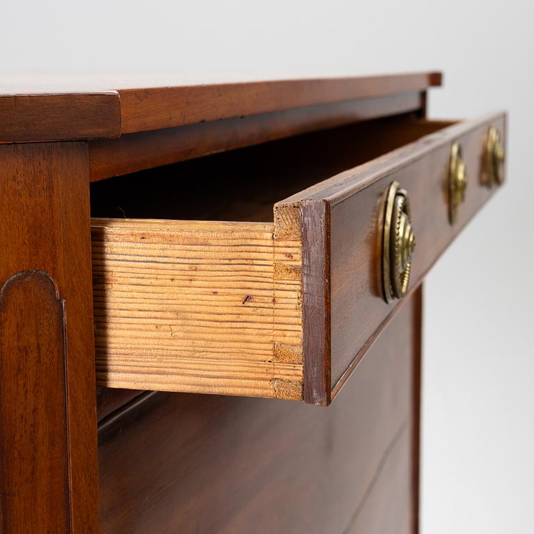 A late Gustavian chiffonier, circa 1800.