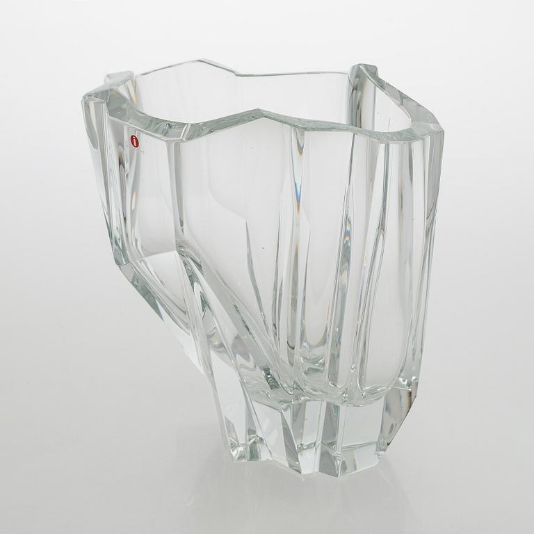 Tapio Wirkkala, vas, "Isberg", signerad Tapio Wirkkala 3825.