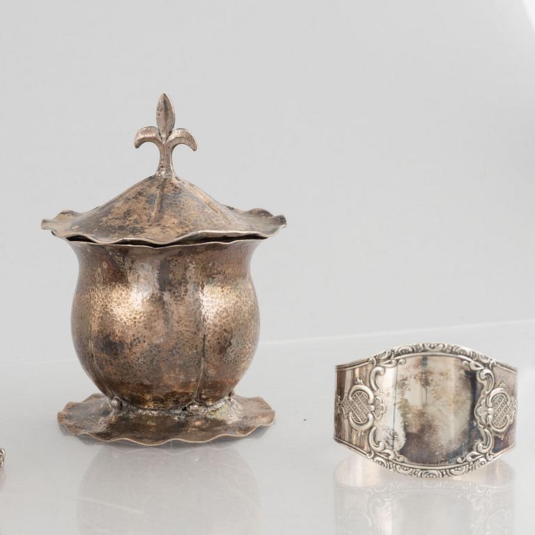 Eight silver pieces, England, Sweden, Germany and Norway, 19th-20th century.