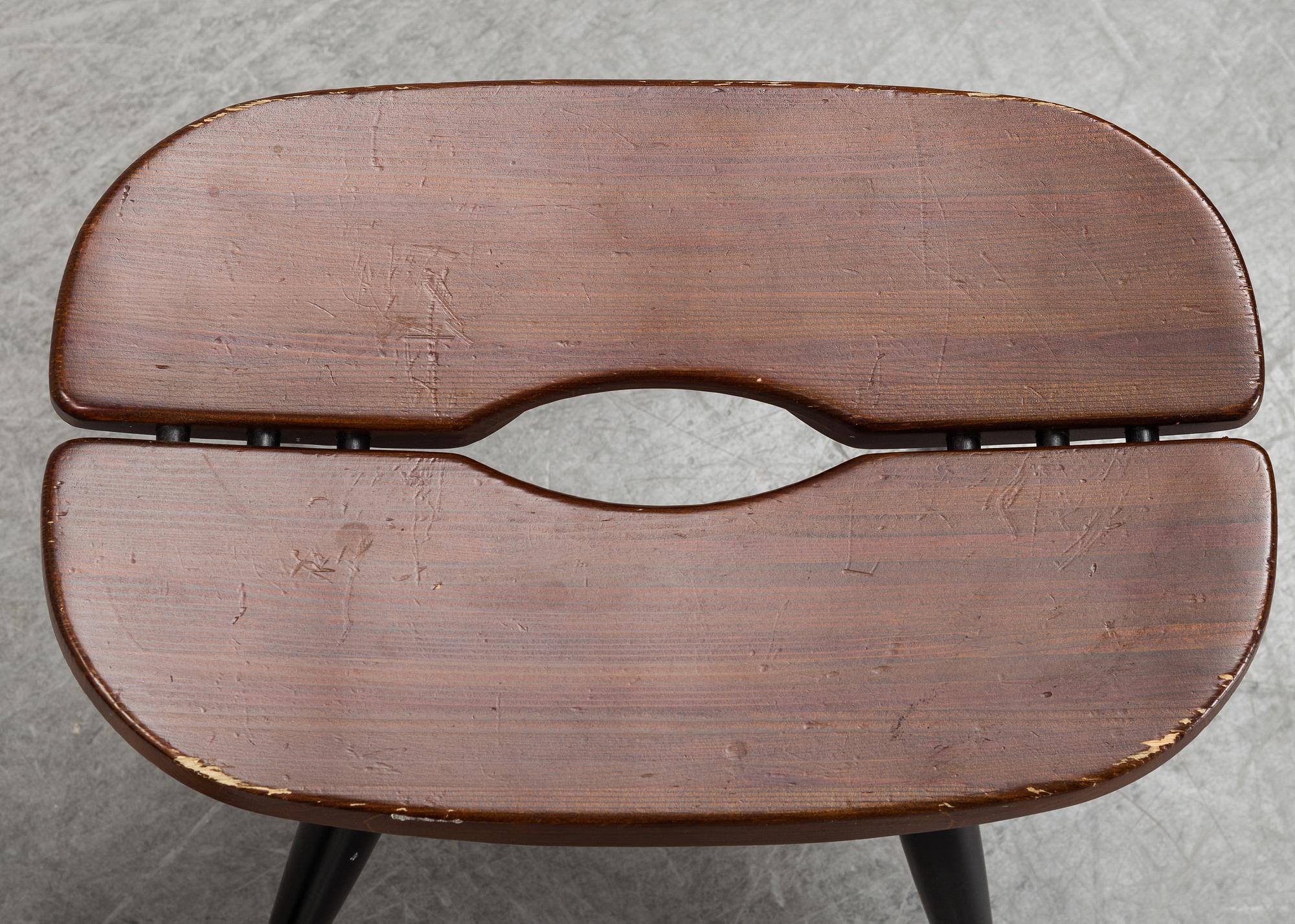 ILMARI TAPIOVAARA, pallar, a set of three "Pirkka" stools, Artek, Finland.