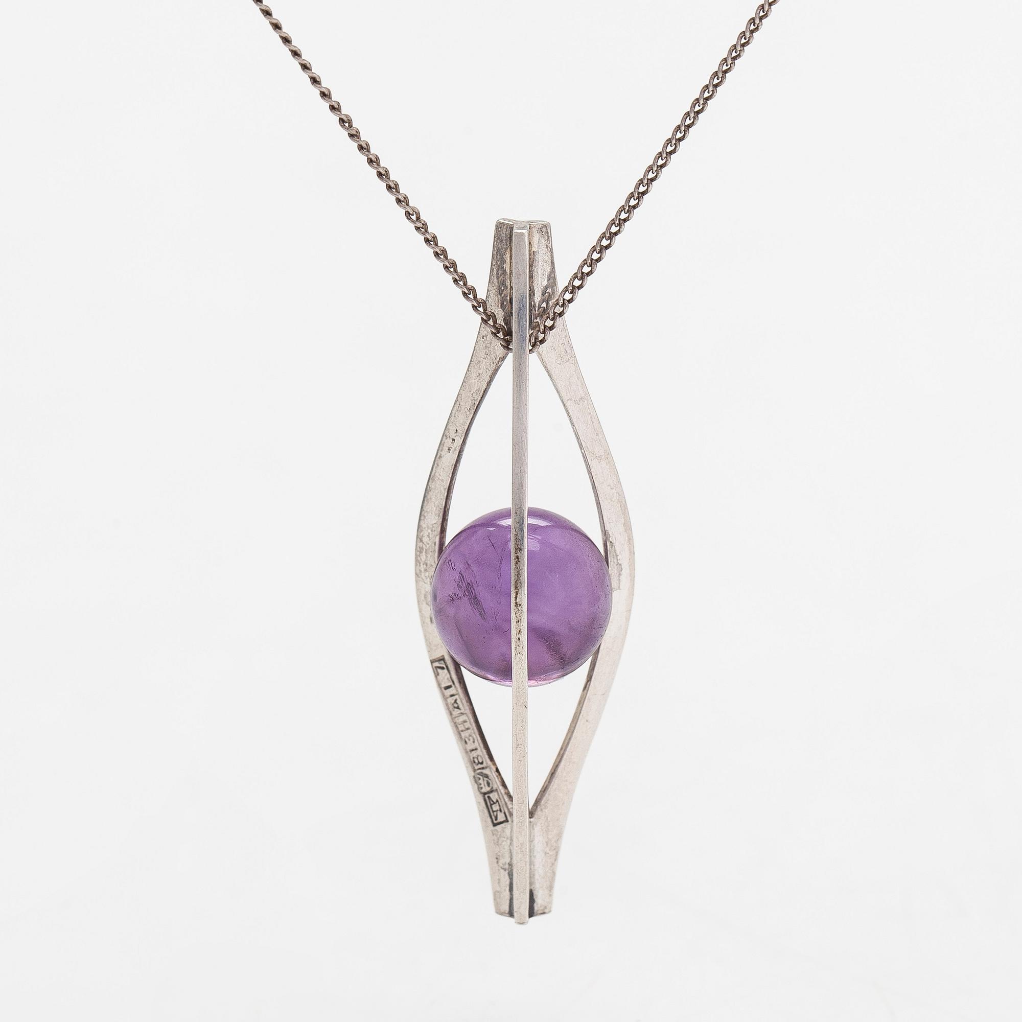 Elis Kauppi, hänge, silver och ametist, Kupittaan Kulta, Åbo 1962 med kedja.