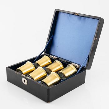 Six Swedish 18 carat gold small beakers, marks of Kurt Ribbhagen AB, Stockholm 1974.