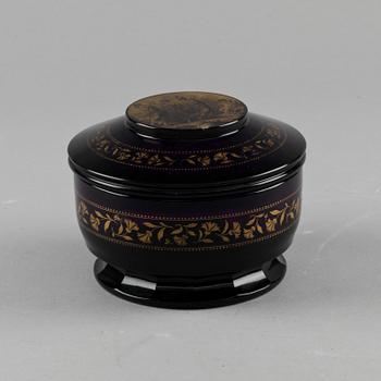 ASK med LOCK, glas, Moser Karlsbad, 1900-talets första hälft.