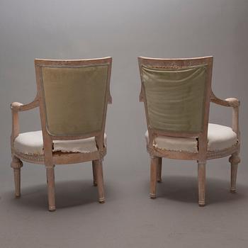 A PAIR OF ARMCHAIRS.