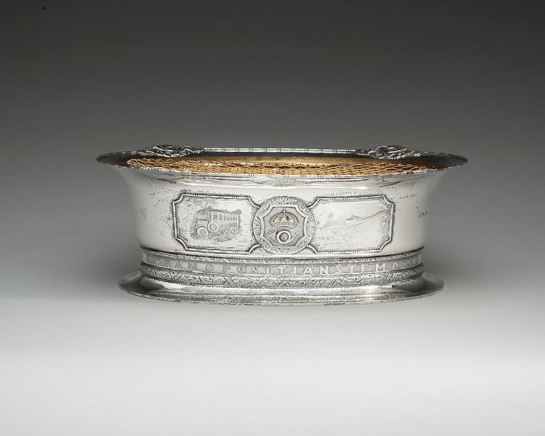 A C.G. Hallberg silver jardinière, Stockholm 1926.