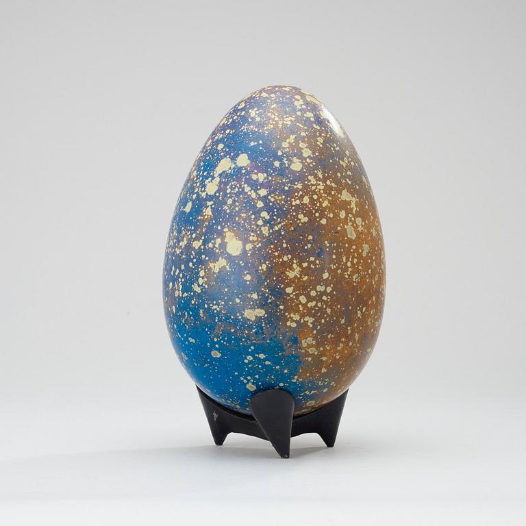 A Hans Hedberg faience egg, Biot, France.