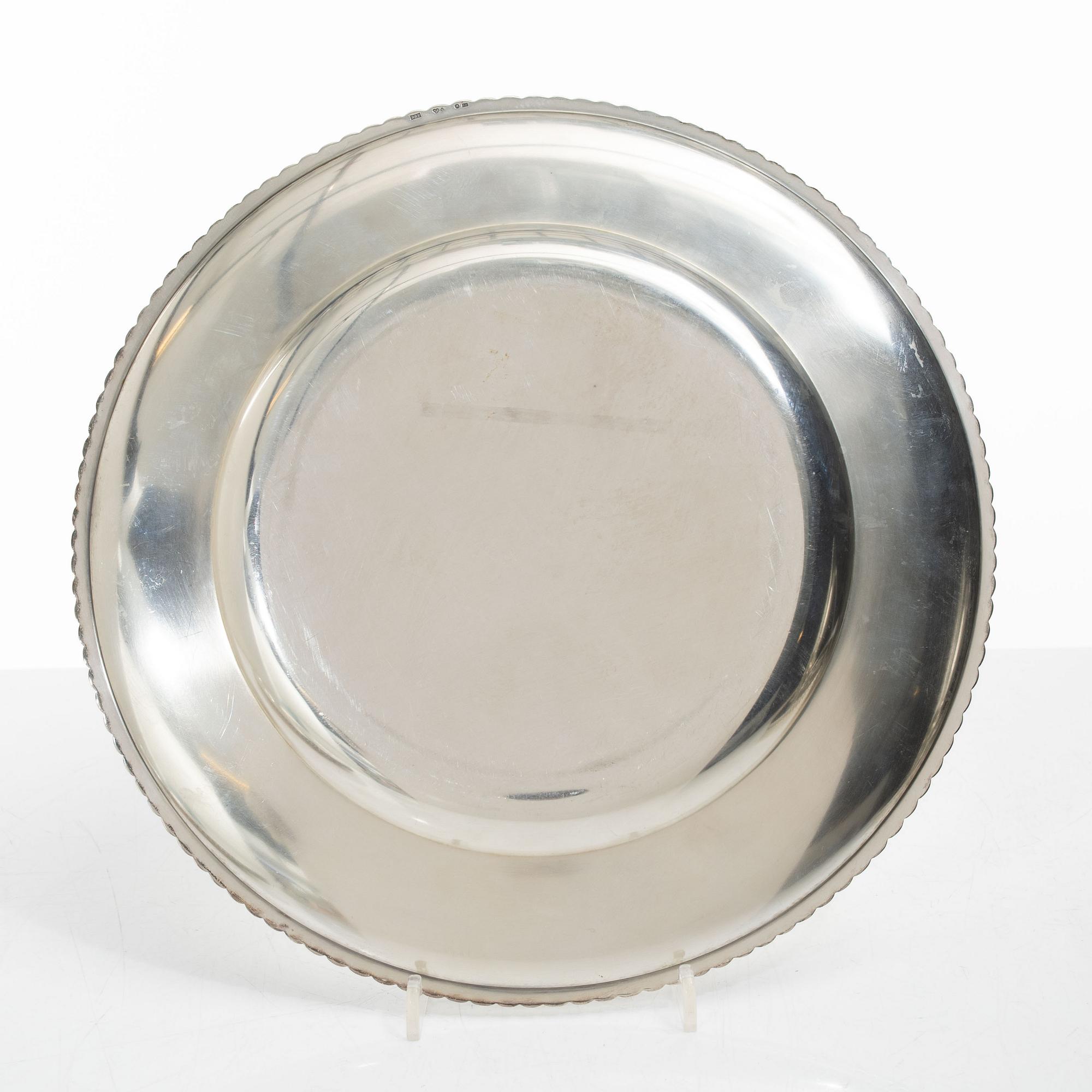 12 plates and 12 side plates, silver, marks of GAB and Edlund's silverware factory, Stockholm 1946 and 1974.