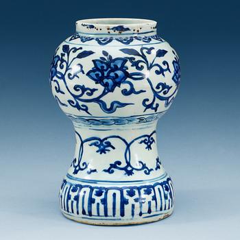 1672. VAS, porslin. Ming dynastin med Wanli sex karaktärers märke och period (1573-1620).