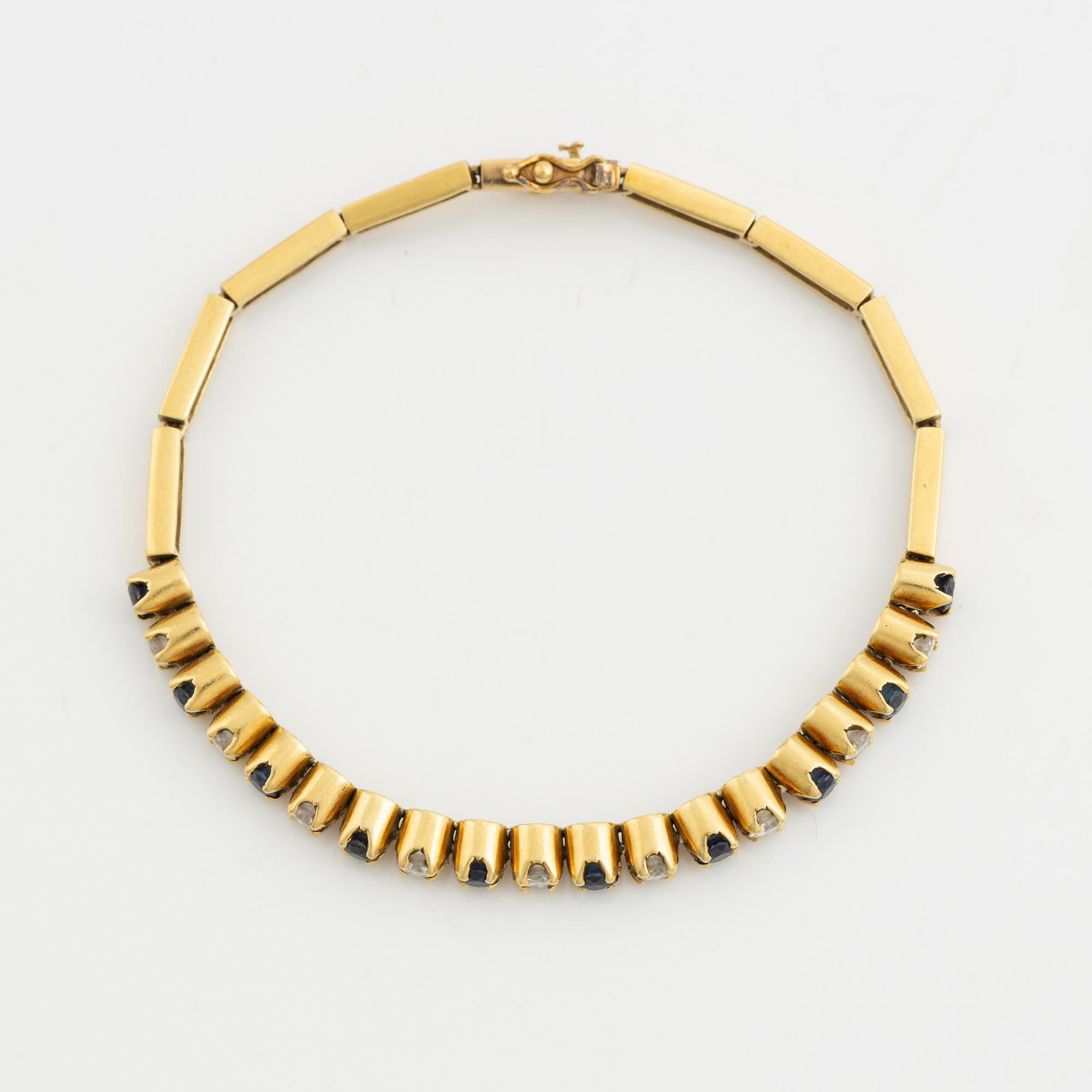Bracelet, gold with sapphires and brilliant-cut diamonds.
