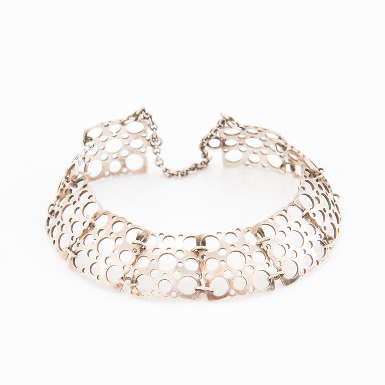 RANNEKORU, sterlinghopeaa, N. Westerback, Helsinki.