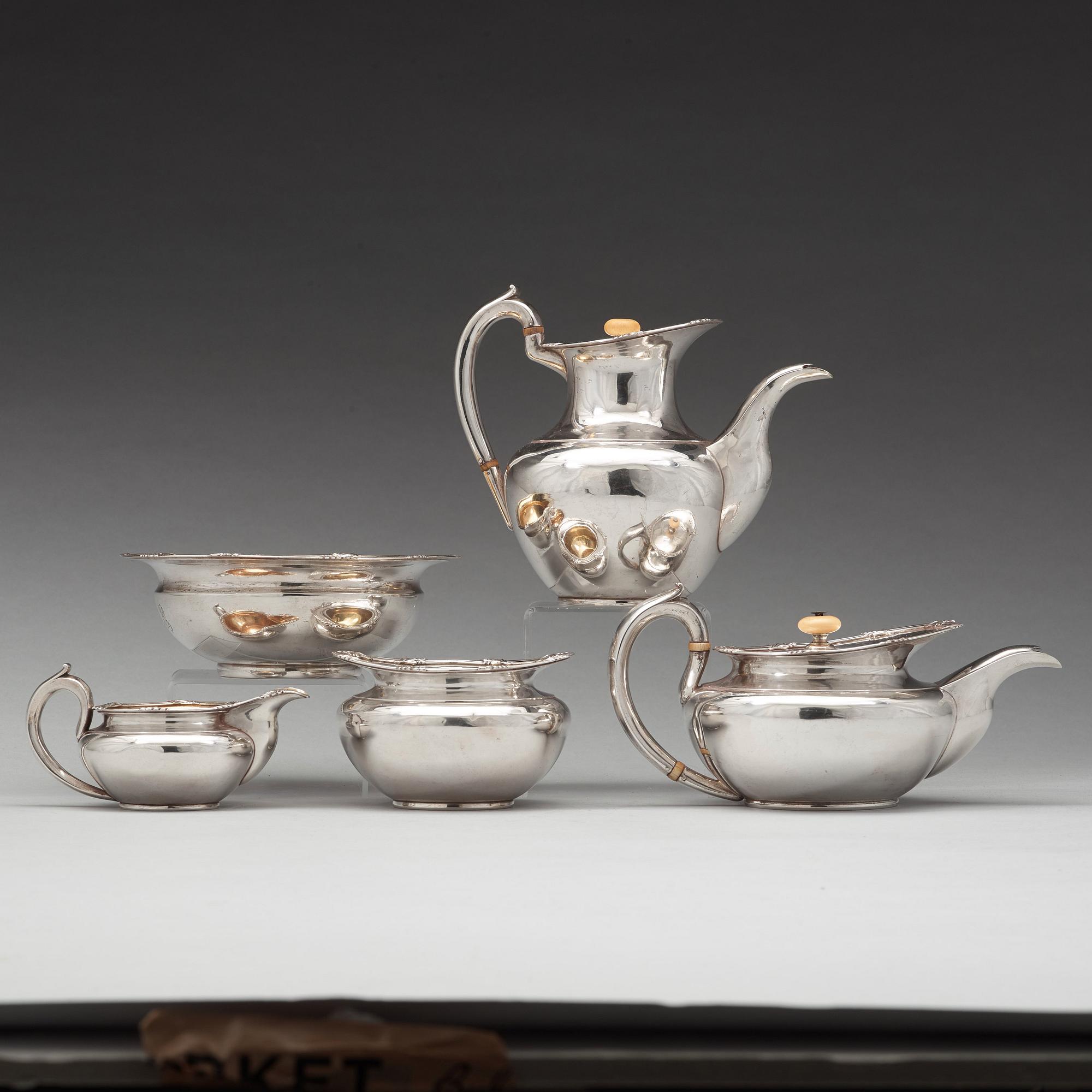 TE- OCH KAFFESERVIS, 5 delar, silver, icke identifierad mästarstämpel FK, S:t Petersburg 1837.