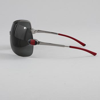 SOLGLASÖGON, Gucci.