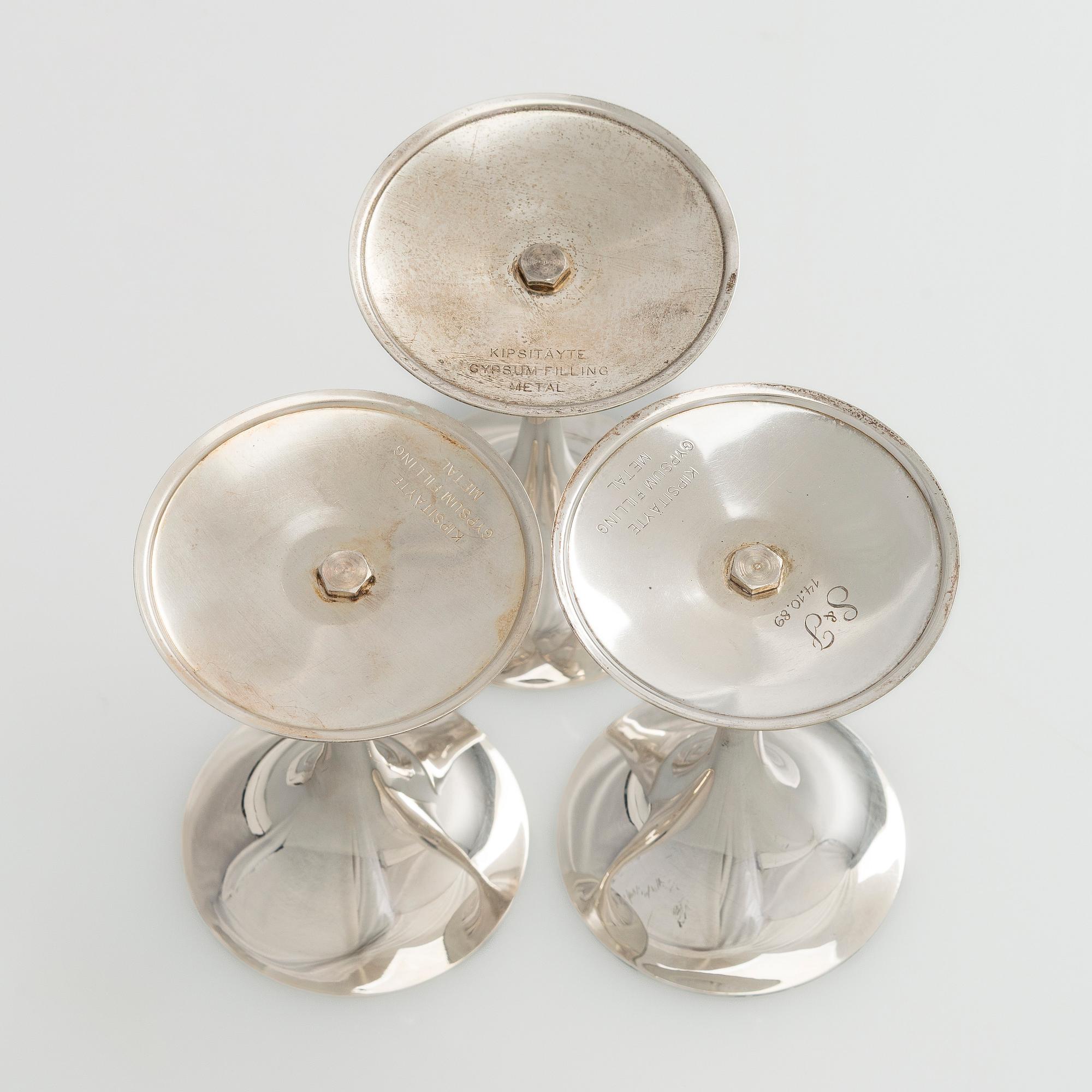 Tapio Wirkkala, kynttilänjalkoja, 3 kpl, "Trumpetti", Kultakeskus Hämeenlinna 1984-1988.