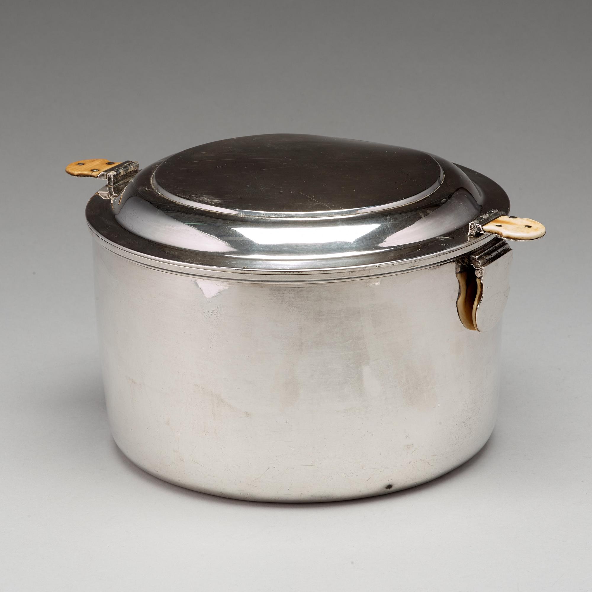Henrik Hacklin, kastrull med lock, silver, S:t Petersburg 1858.