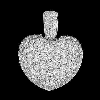 1138. HÄNGE, 100 briljantslipade diamanter, tot. 2.04 ct, i form av hjärta.