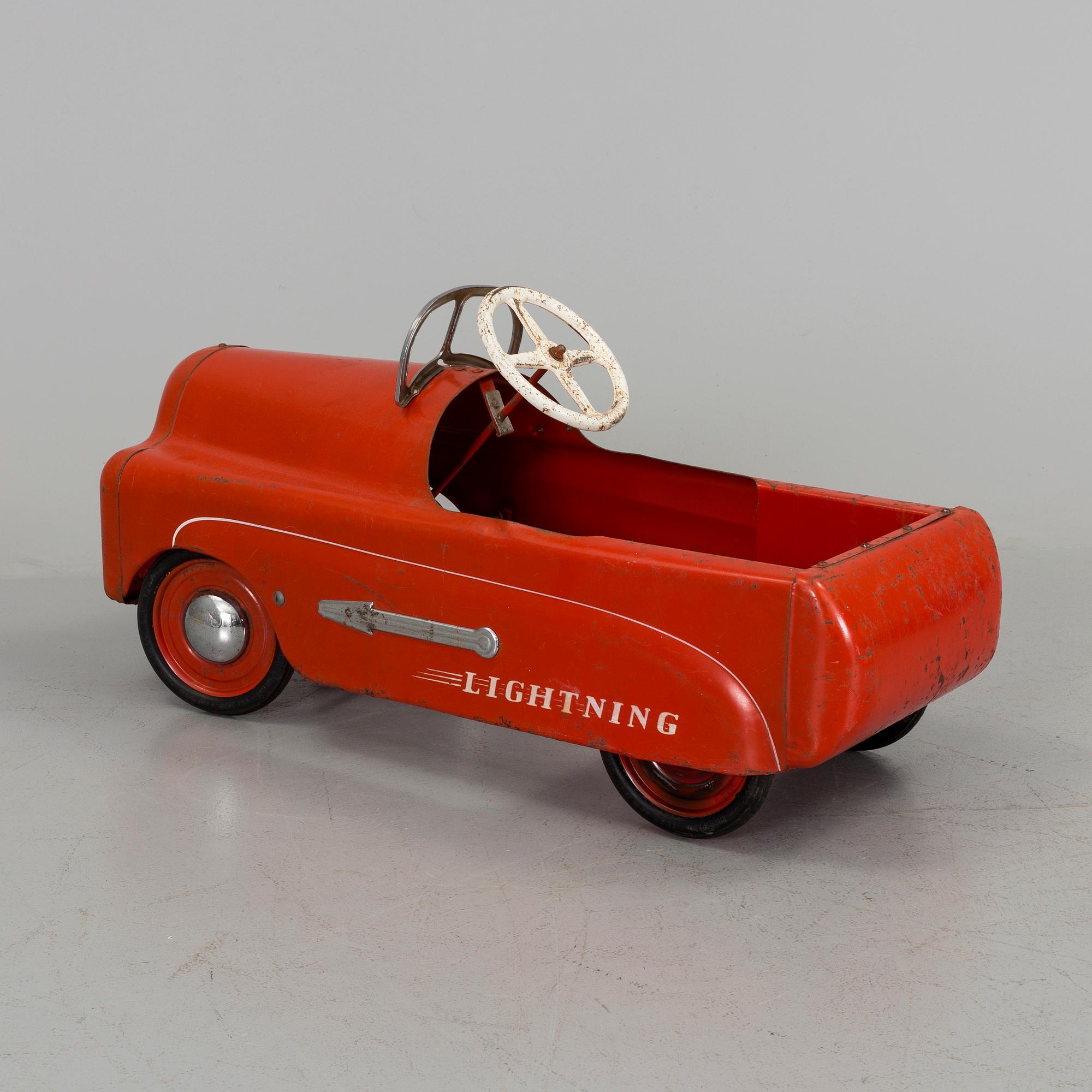 A 1950s tramp car, "Lightning", Tri-Ang, England.