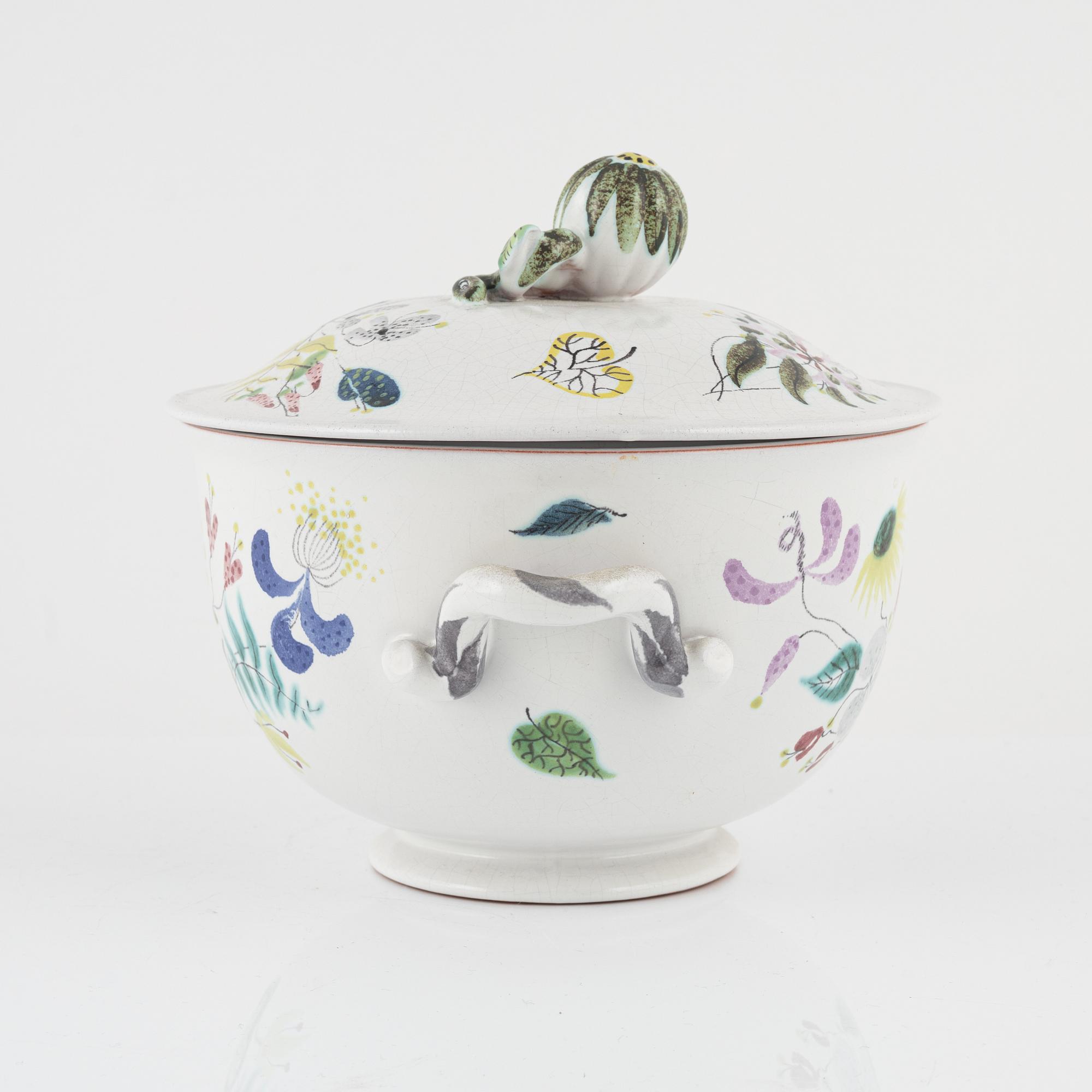An earthenware Stig Lindberg terrine, dio, Sweden.Gustavsberg stu.