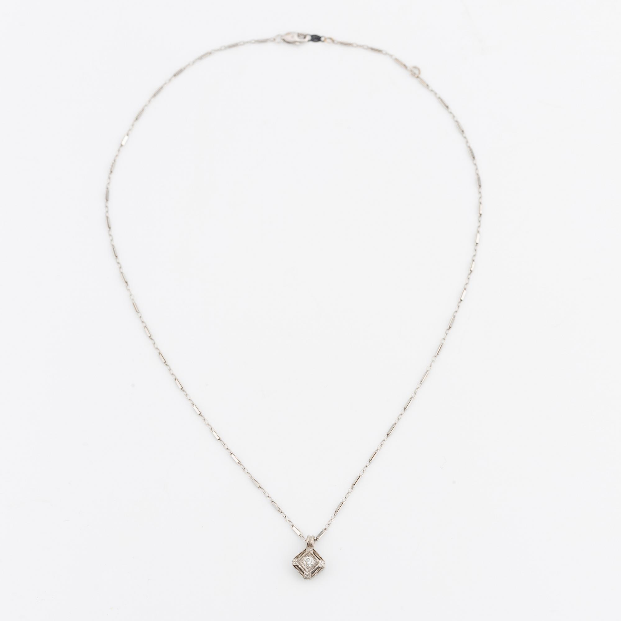 Pendant, 14K white gold with brilliant-cut diamond, with chain.