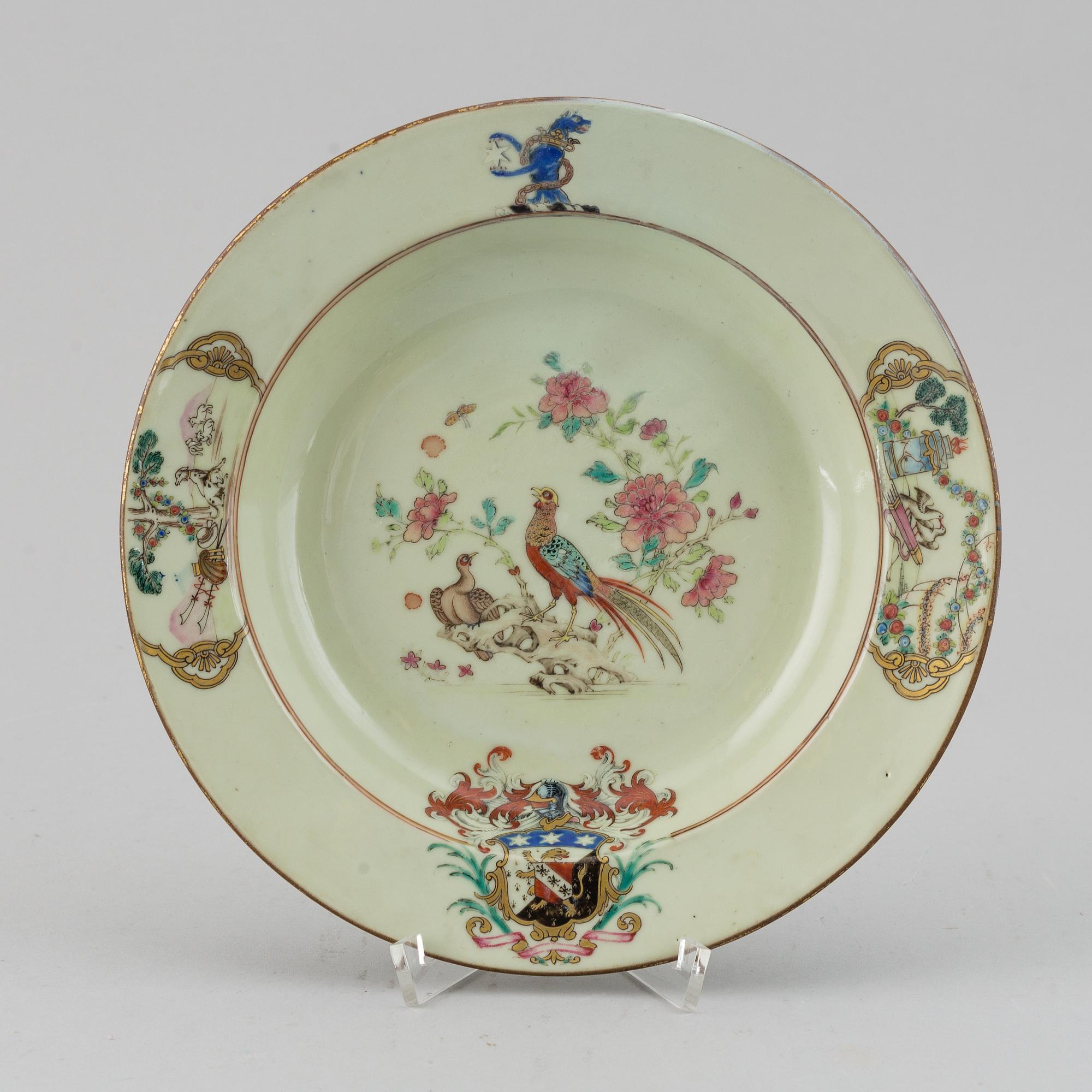 A Chinese armorial dish, Qing dynasty, Qianlong circa 1746.