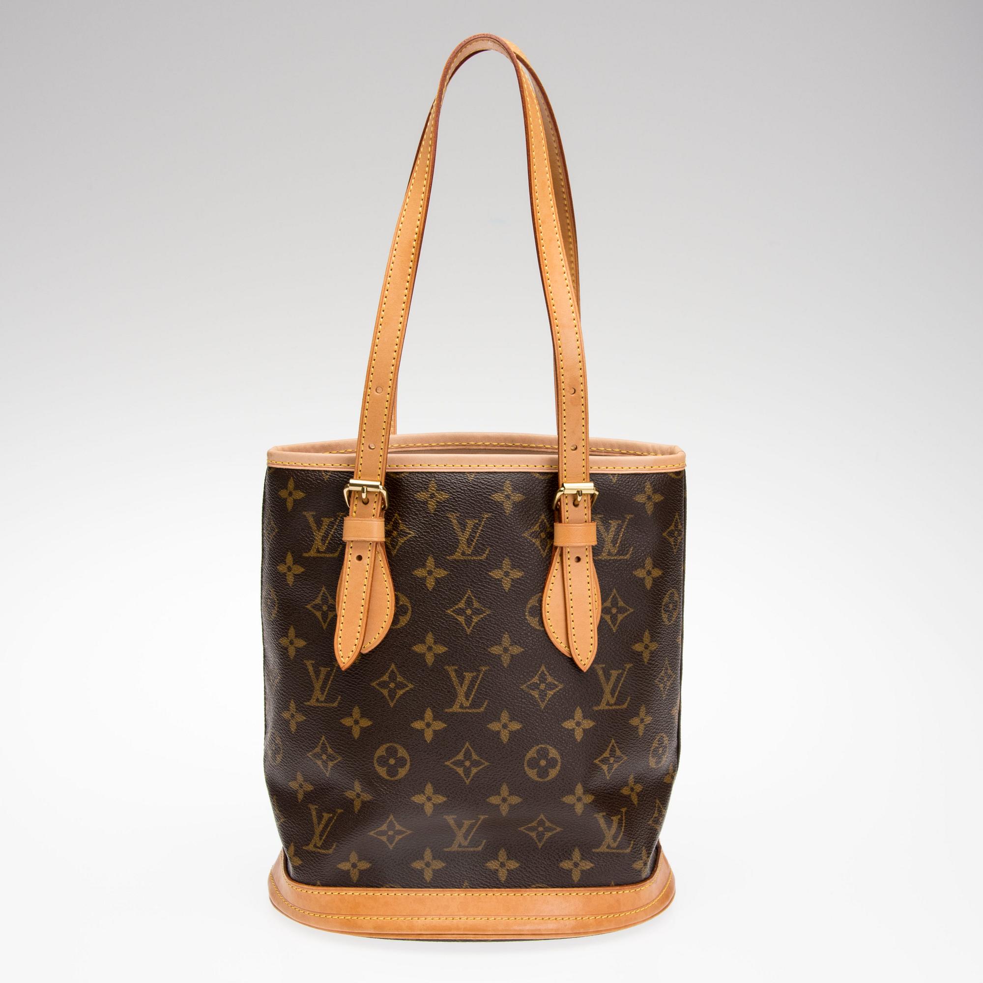 LAUKKU, "Petit Bucket", Louis Vuitton.