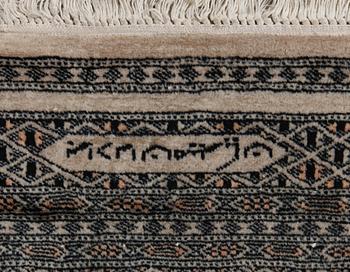 MATTA, Bocchara, Pakistan, signerad, 1900-talets senare del, ca 232 x 176 cm.