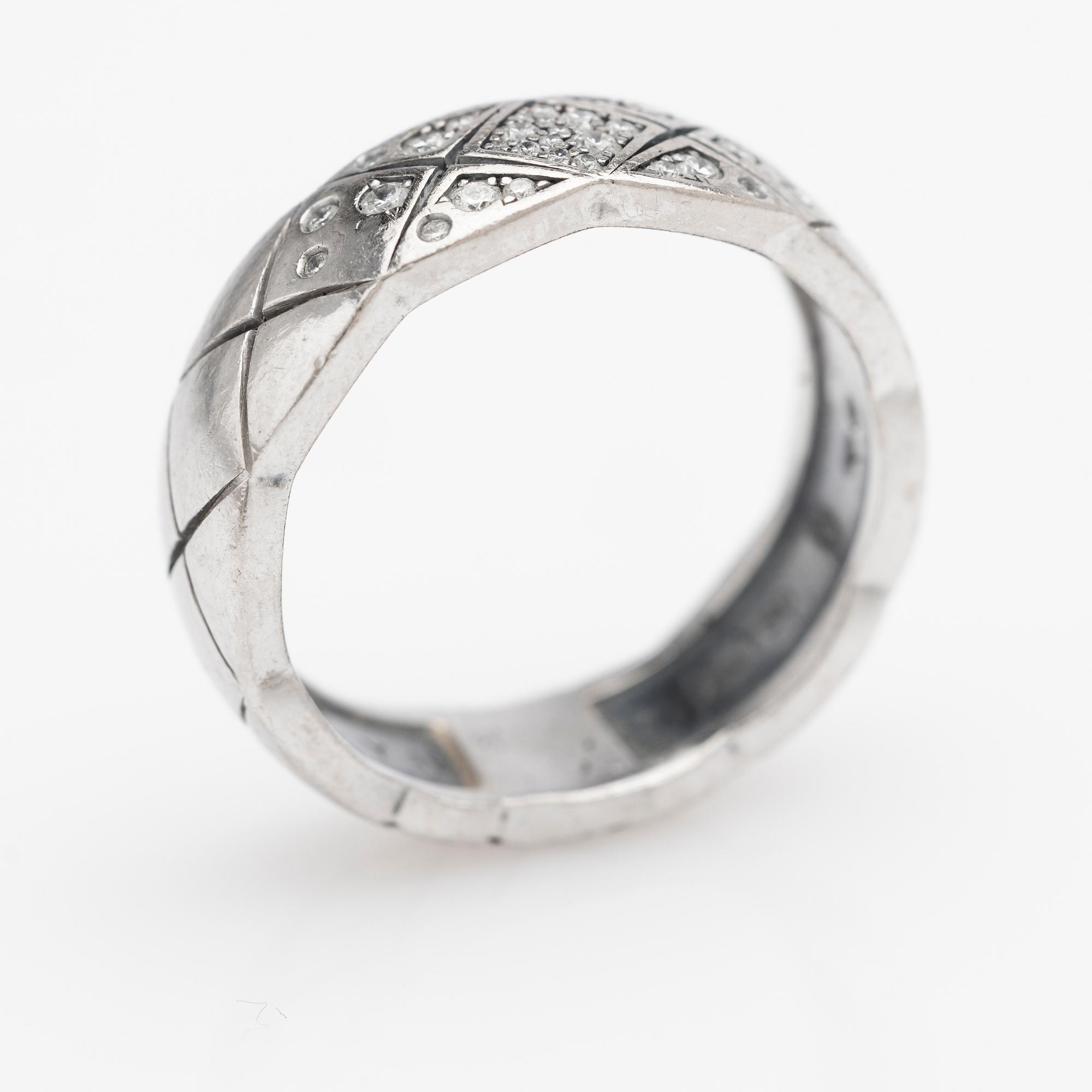 Chanel, Ring, 18K white gold with brilliant-cut diamonds.