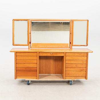 Bedroom furniture set, 4 pieces, late 20th century.