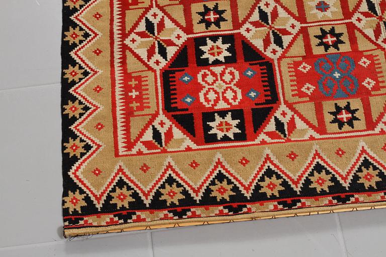 TÄCKE, rölakan, ca 190,5-193 x 115-116 cm, Skåne 1800-talets förra hälft, broderad signatur KPD 1822.