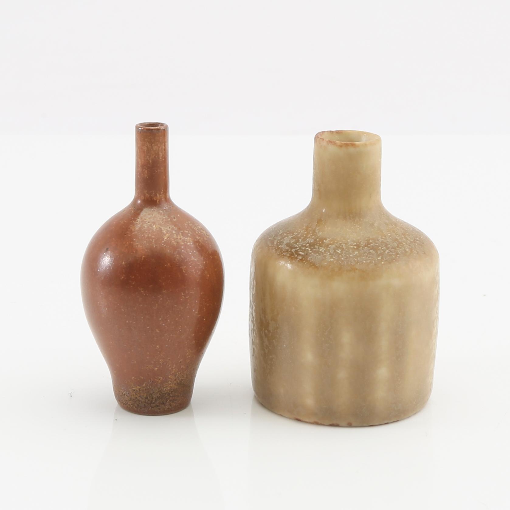 Miniatyrer 11 st bla Gunnar Nylund, Carl Harry Stålhane och John  Andersson keramik och trä.