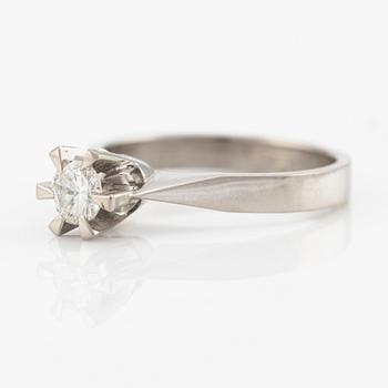 Ring in 18K white gold with a round brilliant-cut diamond of 0.38 ct according to the engraving.