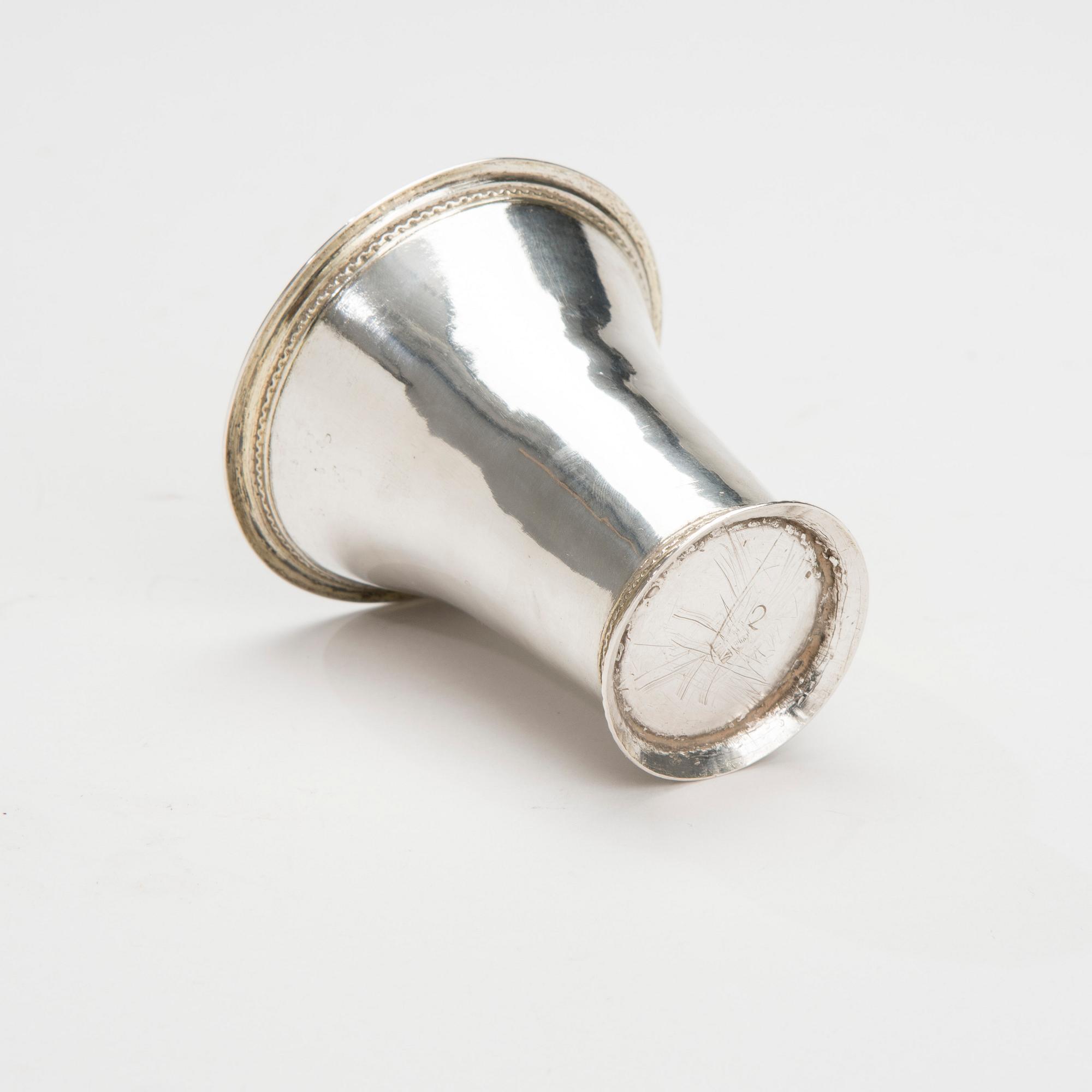 BÄGARE, silver, stämplad BTV, Berthil Thorwijk (1770-1823) Nystad, Finland. Vikt 53 g.