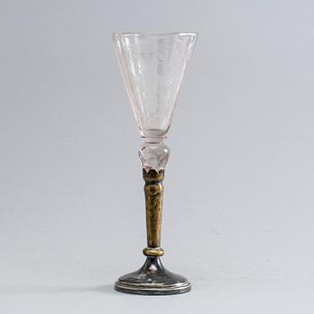 A ANTIQUE GERMAN GOBLET GLASS.