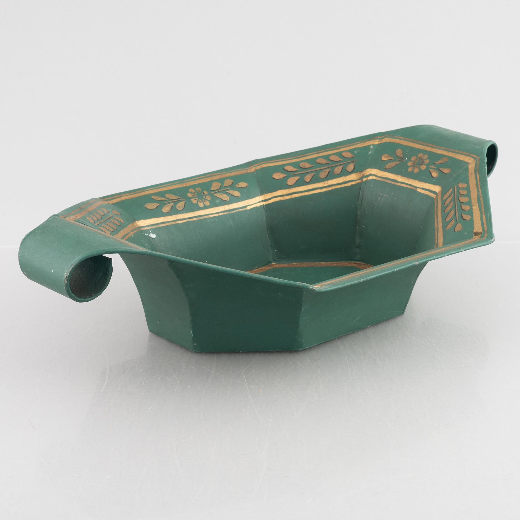 An Empire bread basket, early 19th Century.