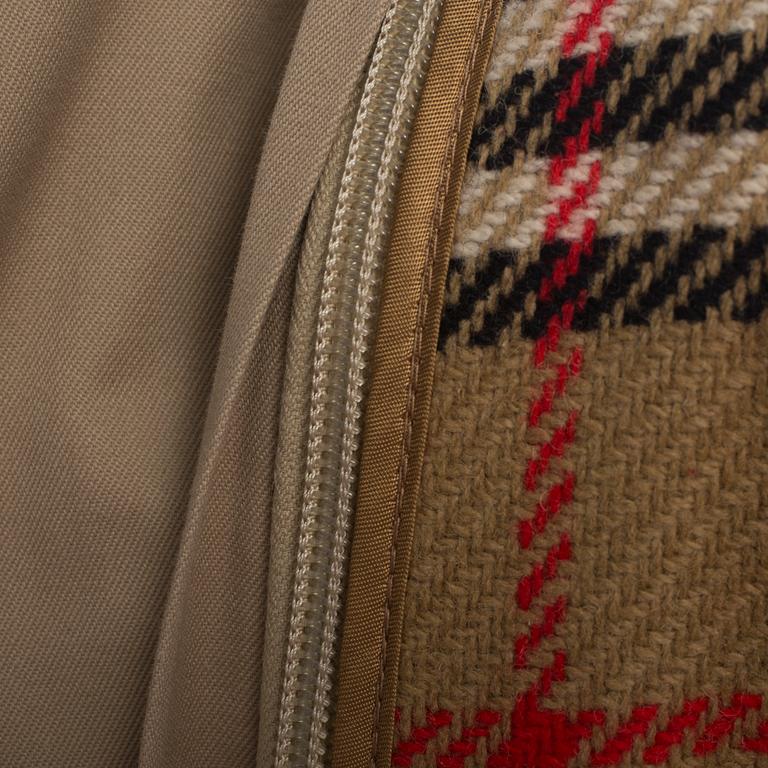 ROCK, Burberry.