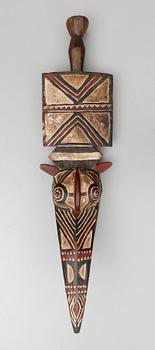 MASK, skuret och målat trä, Burkina Faso, Afrika.