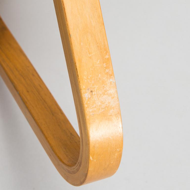Alvar Aalto, konsoli, malli 114B,  O.Y. Huonekalu-ja Rakennustyötehdas A.B. 1900-puoliväli.