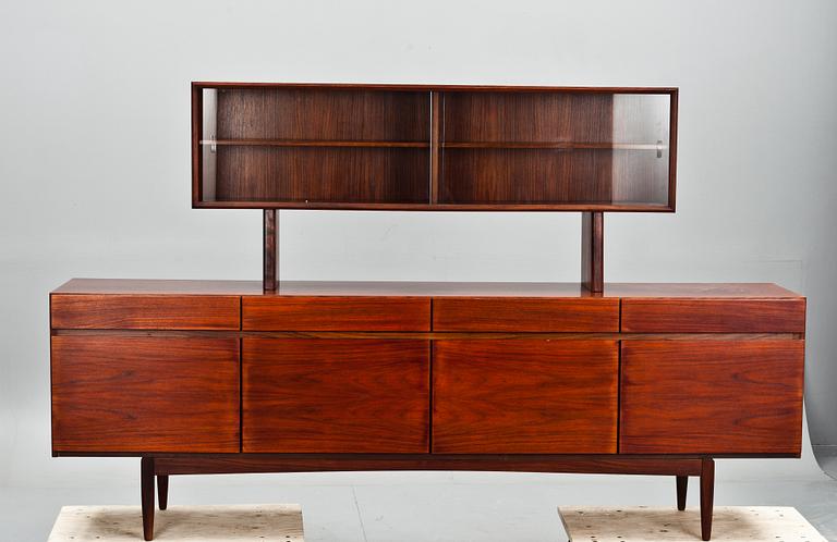 SIDEBOARD, Ib Kofoed Larsen, Faarup Möbelfabrik. Danmark, 1960-tal.
