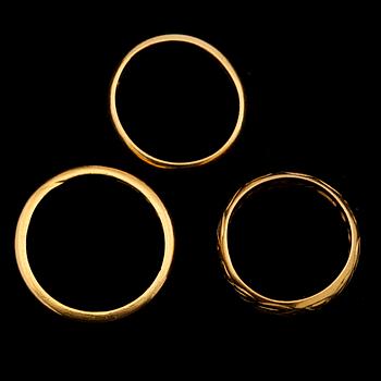 RINGAR, 3 st, 23K guld, svenska stämplar. Total vikt ca 19 g.