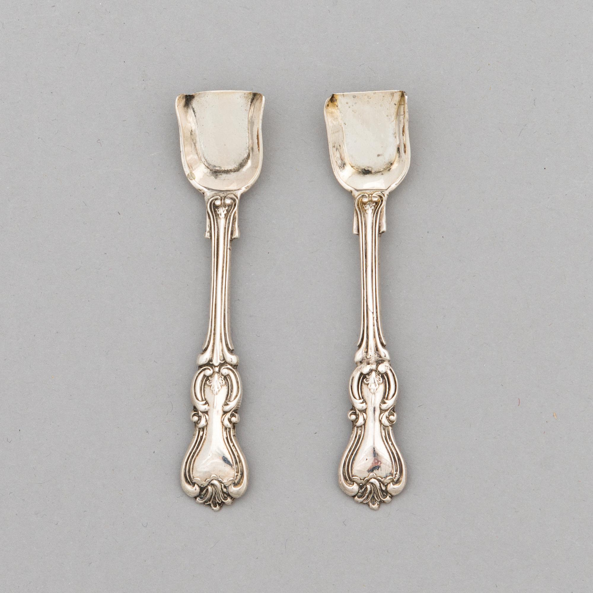 A pair of silver salt spoons, maker's mark Carl Adolf Seipel, Saint Petersburg 1853.