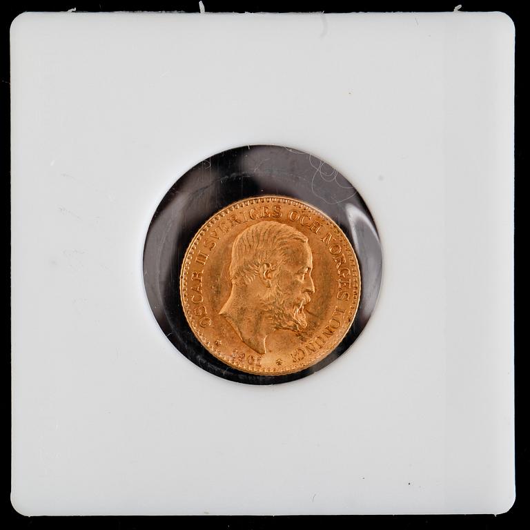 GULDMYNT, 10 kronor, Oscar II, 1901. Vikt ca 4 gram.