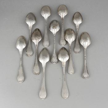 DESSERTSKEDAR, 11 st liknande, silver, olika mästare, Sverige 1786 till 1800-talets första hälft. Tot ca 467 gram.