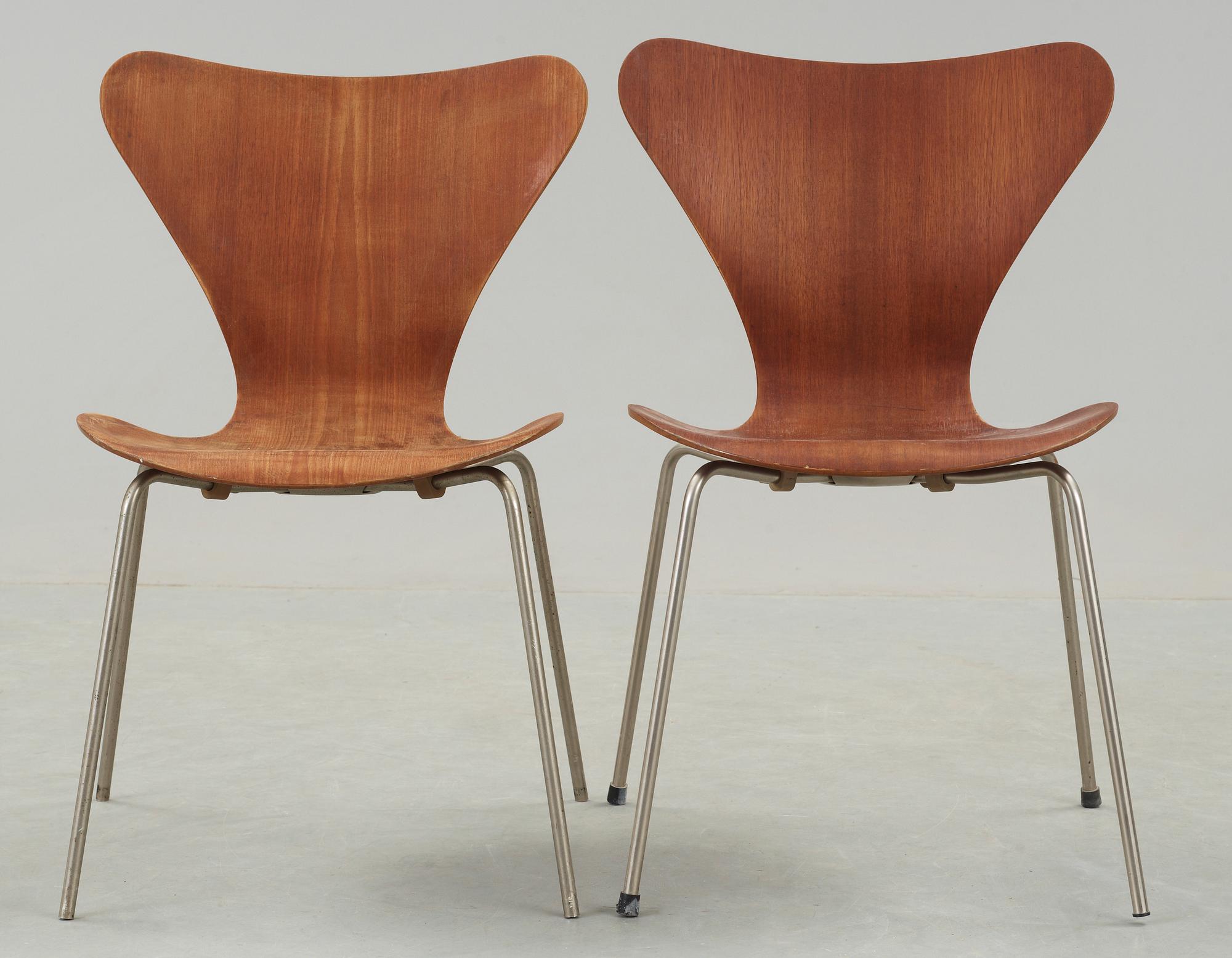 STOLAR, ett par, "Sjuan", Arne Jacobsen, Fritz Hansen.