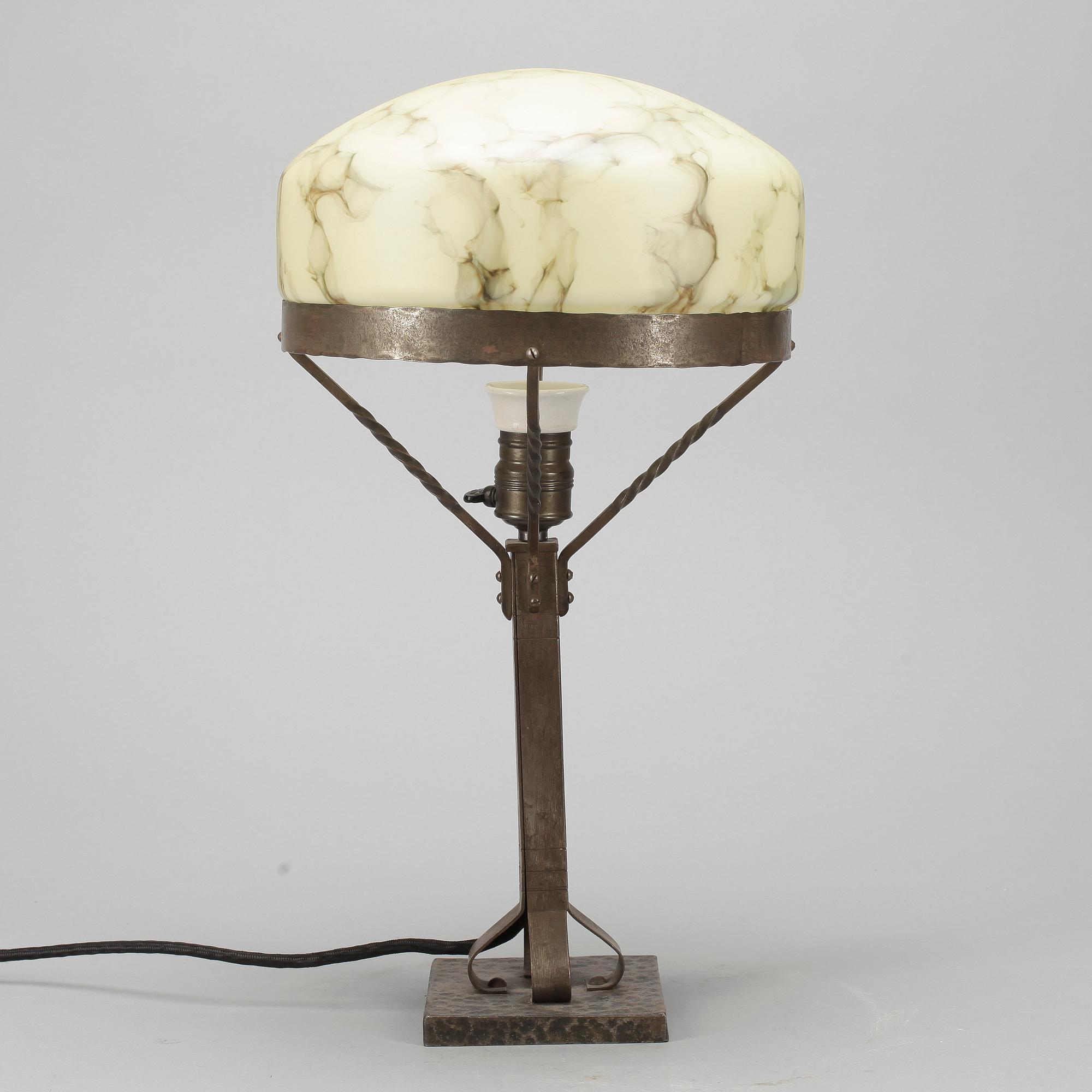 BORDSLAMPA, sk strindbergslampa, 1900-talets första hälft.