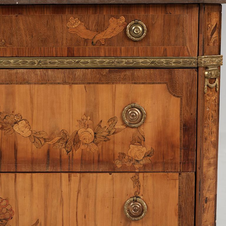 Gustaviansk, A Gustavian late 18th century commode.